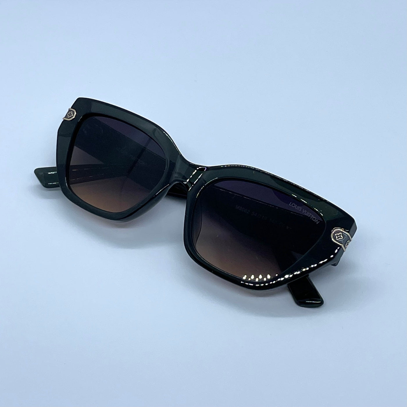 Solaires: Louis Vuitton Cat-Eye Black