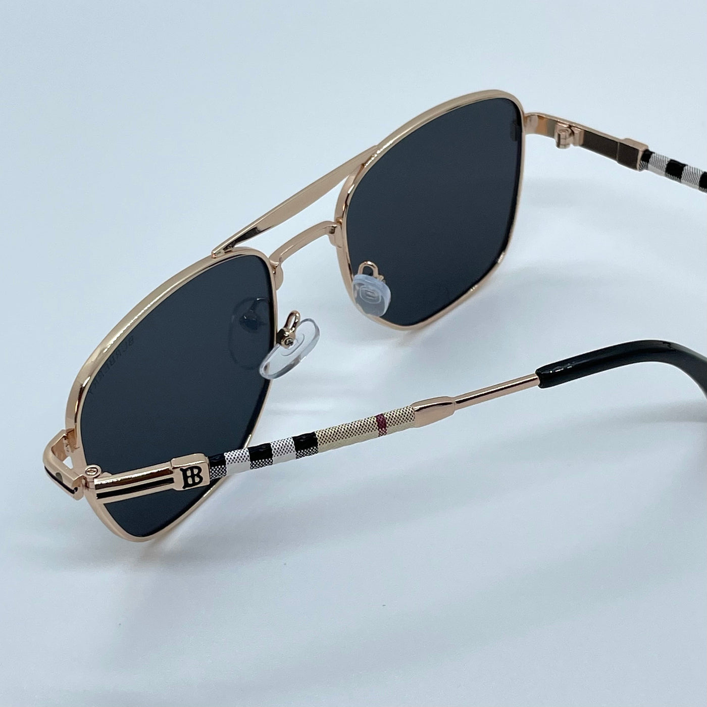 Solaires: Burberry Square Metal Black