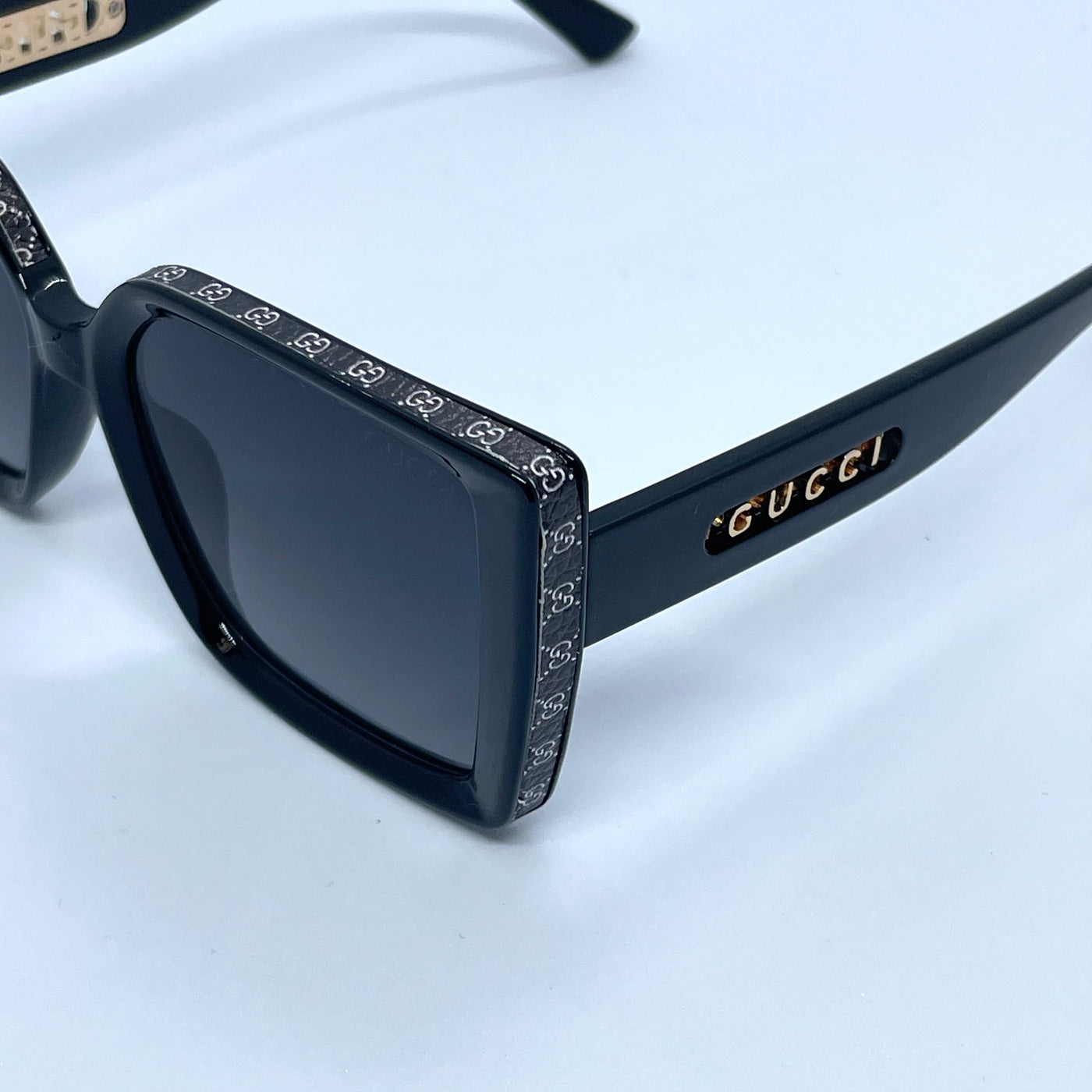 Solaires: Gucci Géométrique Black