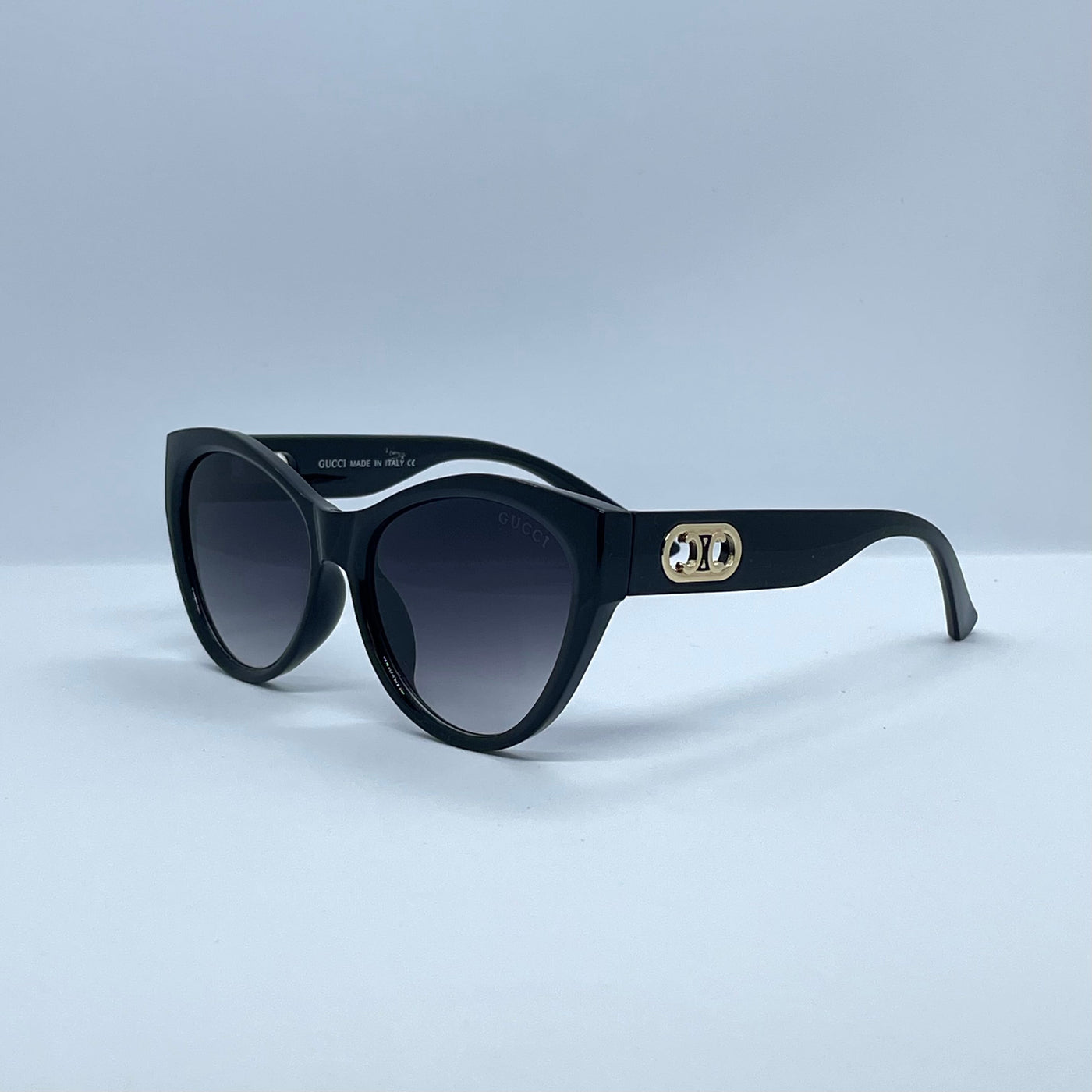 Solaires: Gucci Black Cat-eye