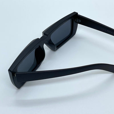 Solaires: Prada Triangulaire Black