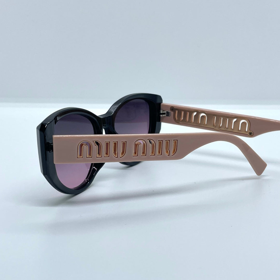 Solaires: Miu Logo Pink