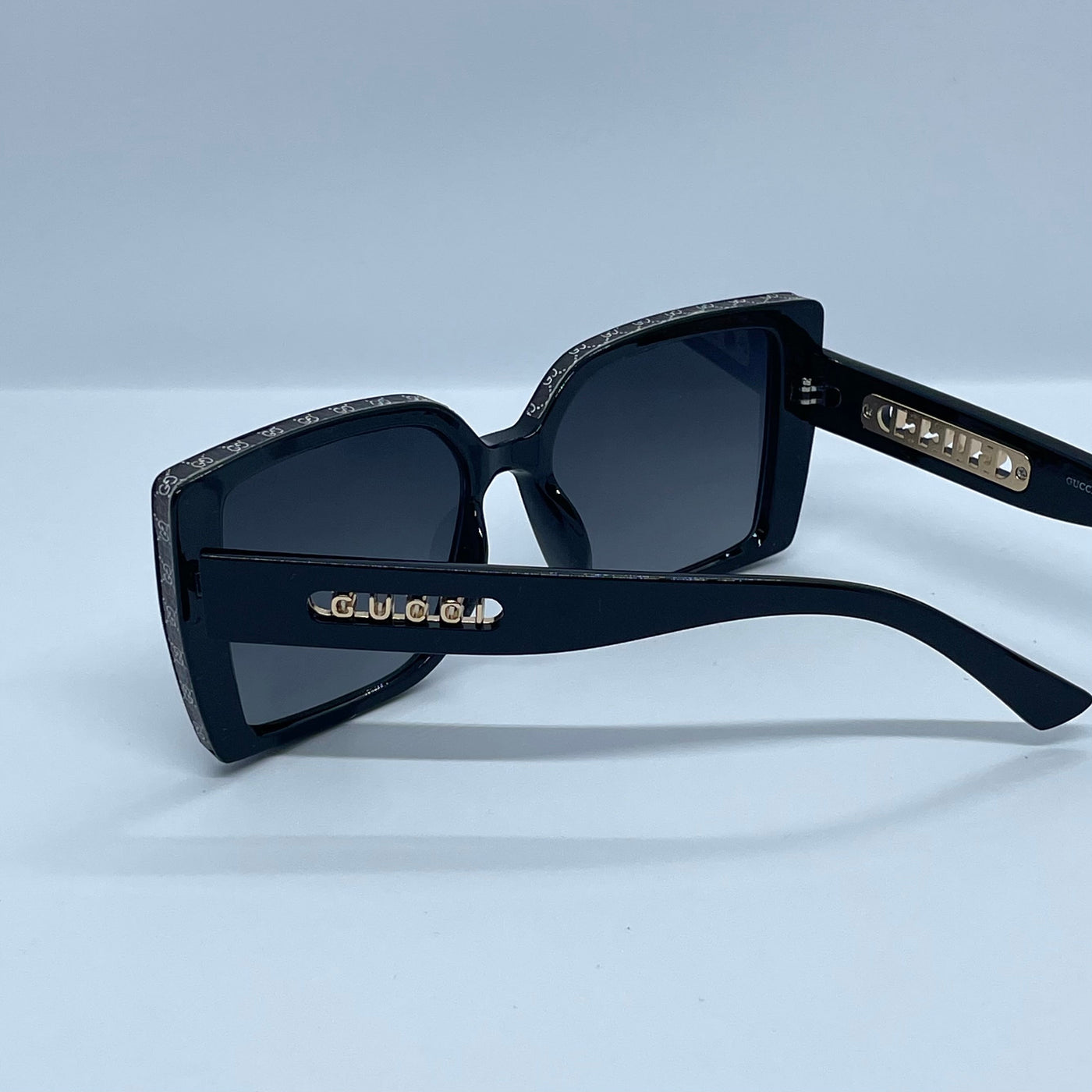 Solaires: Gucci Géométrique Black
