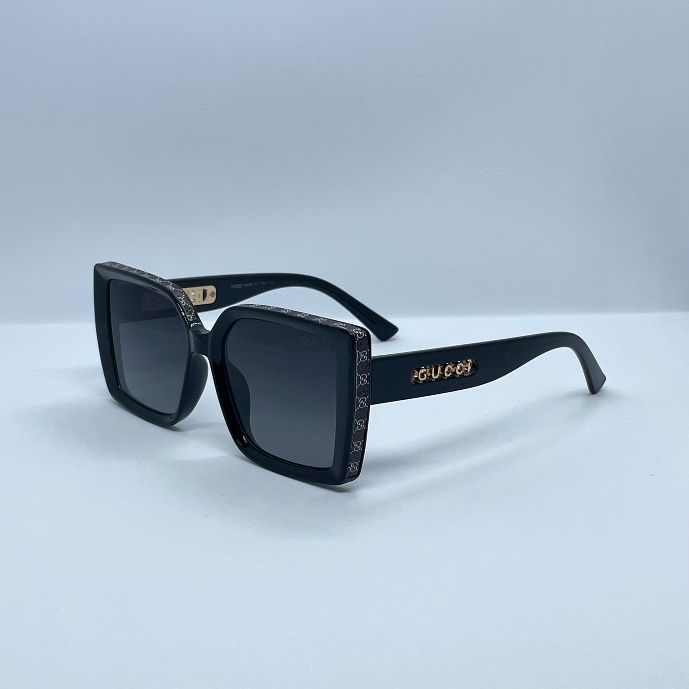 Solaires: Gucci Géométrique Black