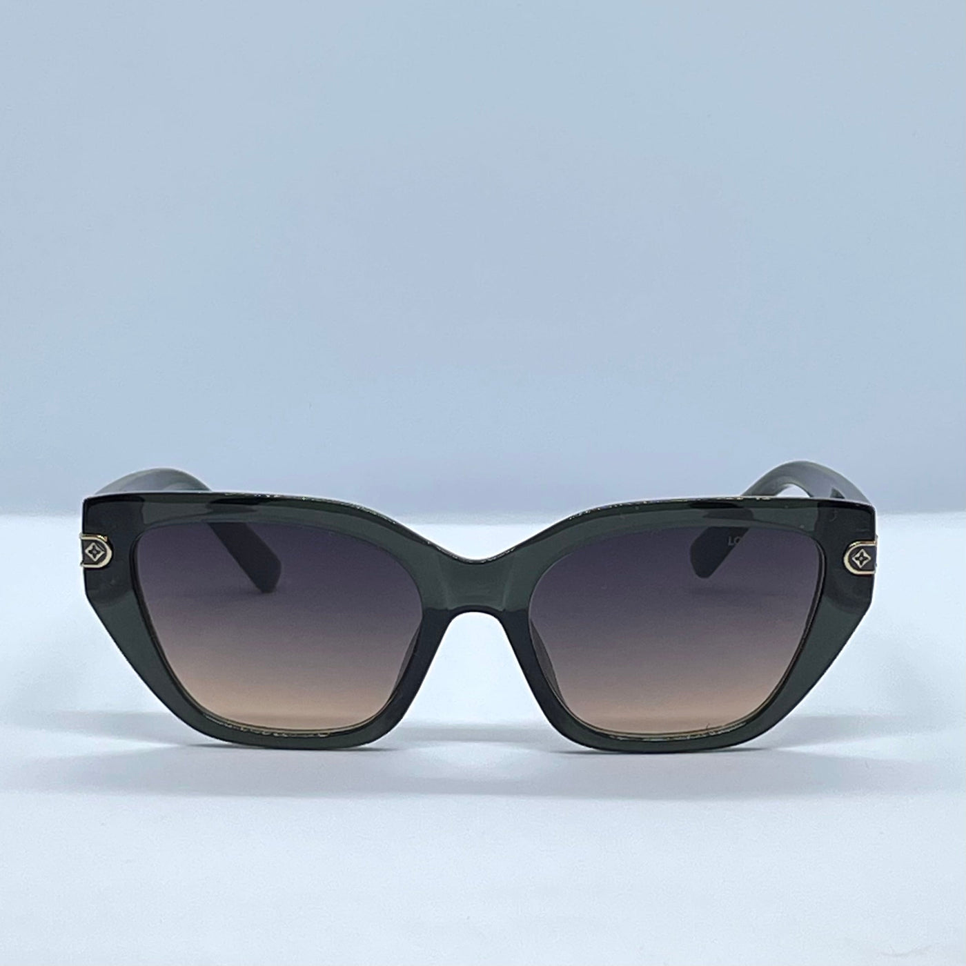 Solaires: Louis Vuitton Cat-Eye Black