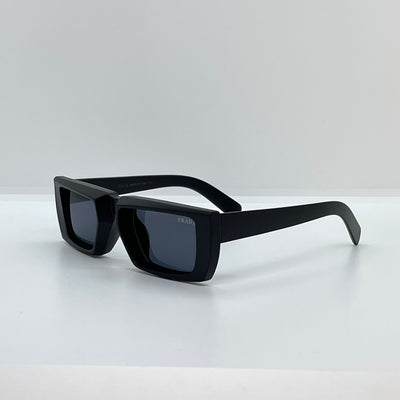 Solaires: Prada Triangulaire Black