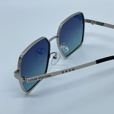 Solaires: Louis Vuitton Signature Metal Square