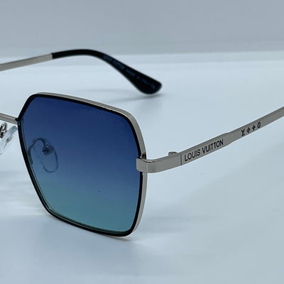 Solaires: Louis Vuitton Signature Metal Square